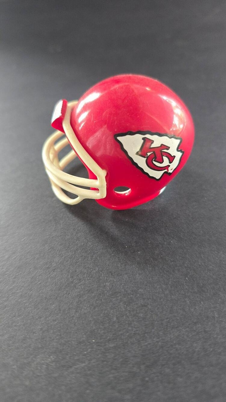 Kansas City Chiefs Mini Helmet Red NFL Football Riddell Toy Collectible